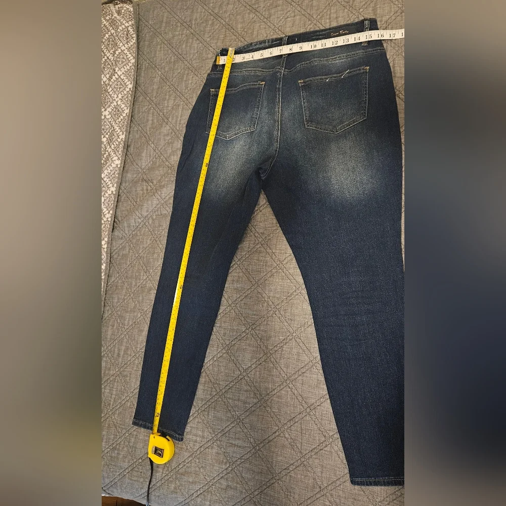 Embellished Blue Jeans - Picture 5 of 7